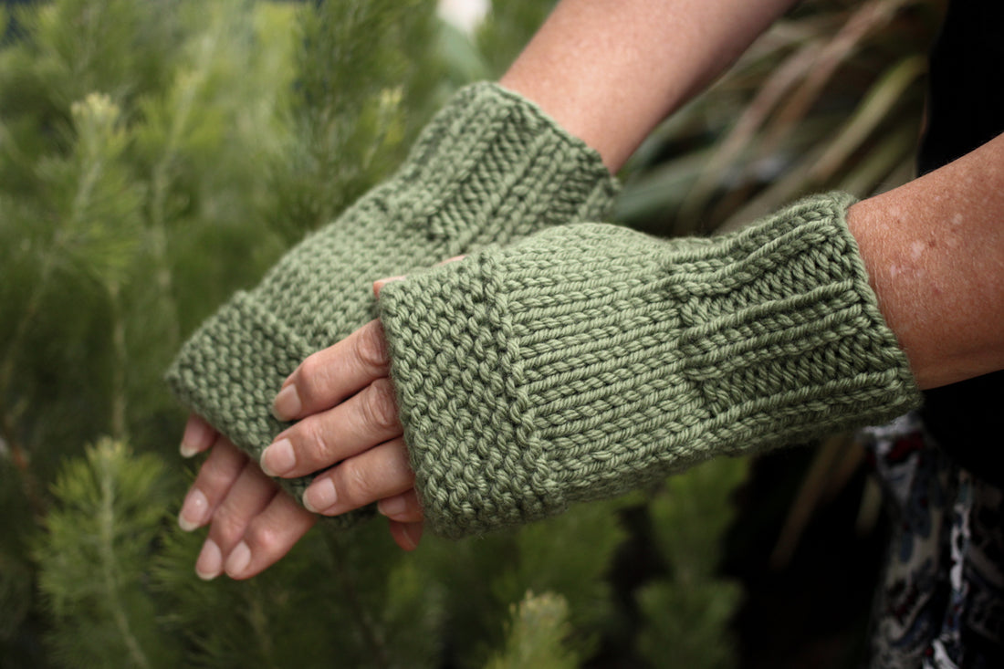 Beginner's Hand Warmers | PDF Knitting Pattern