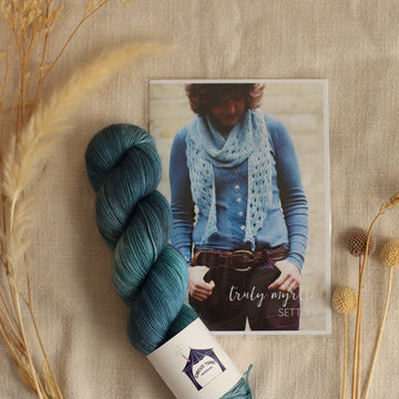 Settler Shawl by Libby Jonson | Knitting Kit