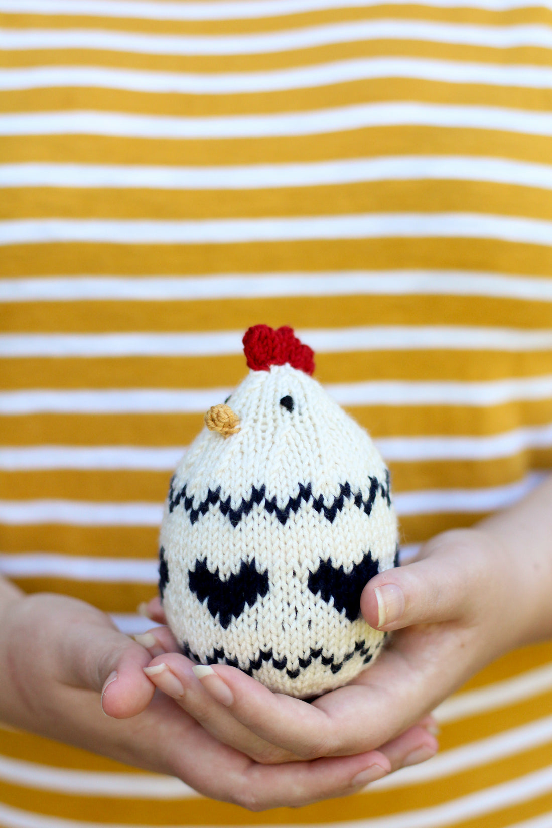 Peckish (the little hen) | PDF Knitting Pattern