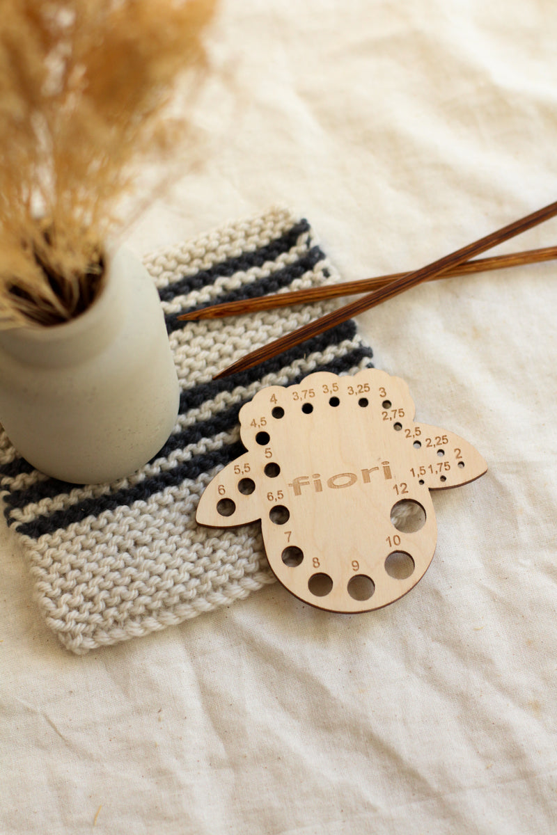 Knitting Needle Gauge | Sheep