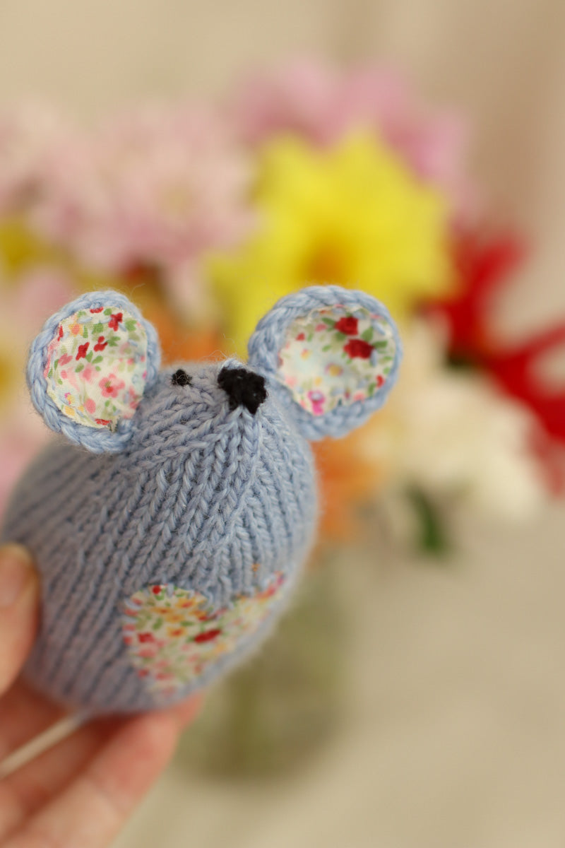 Tea Mouse Knitting Kit | Woolly
