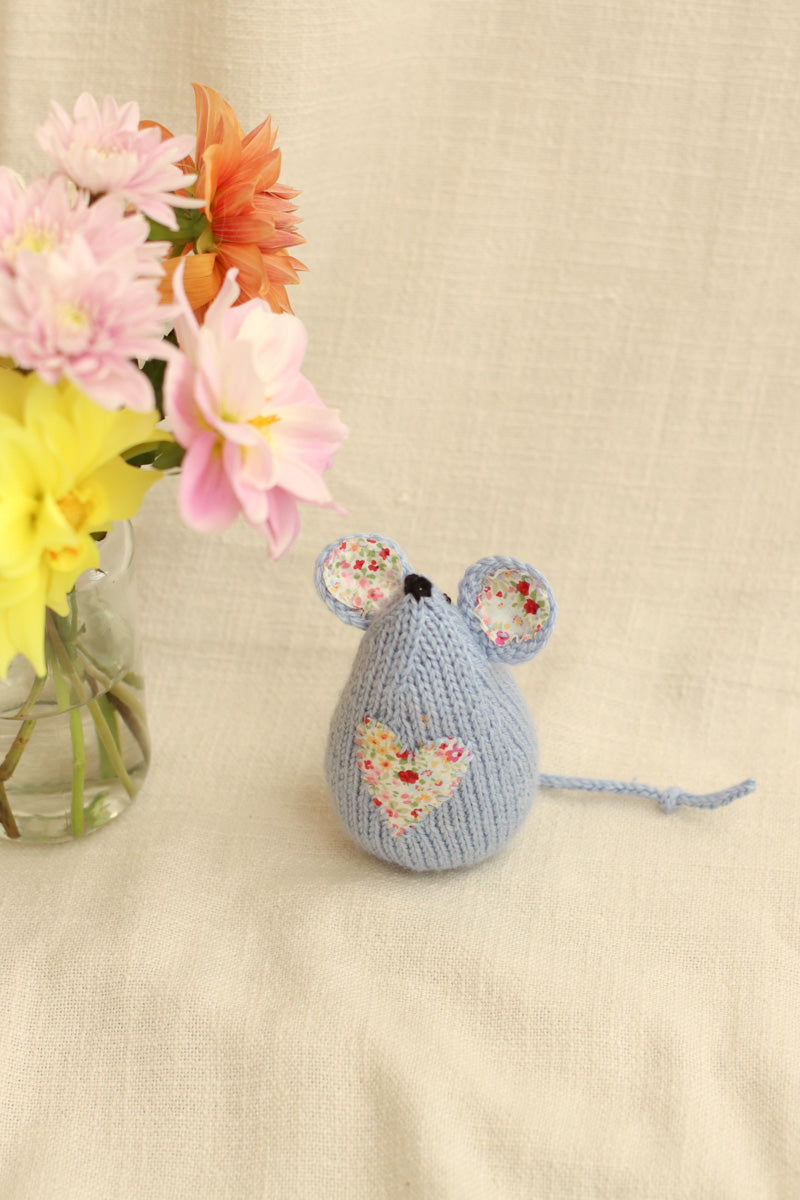 Tea Mouse Knitting Kit | Woolly