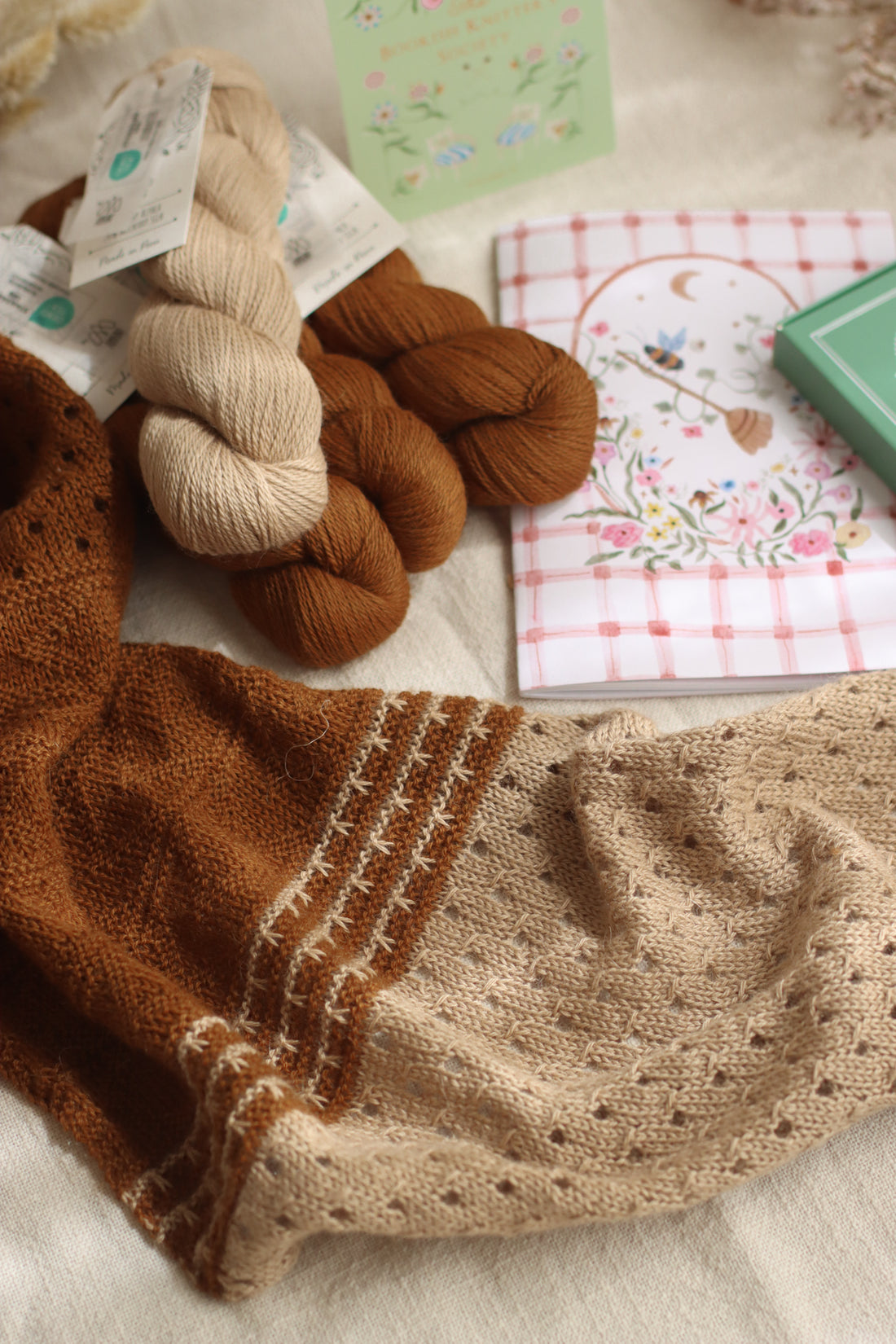 Bookish Knitter's Society Vol.7 | Ultra Cosy Kit