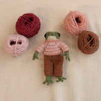 Frog Knitting Kit | Pink Edition