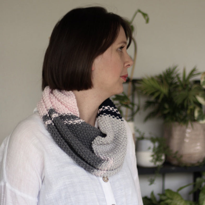 Cassie Colourblock Cowl | PDF Knitting Pattern