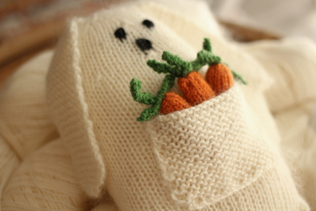 Pocket Full O' Carrots Rabbit | PDF Knitting Pattern