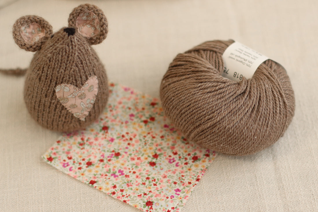 Tea Mouse Knitting Kit | Woolly