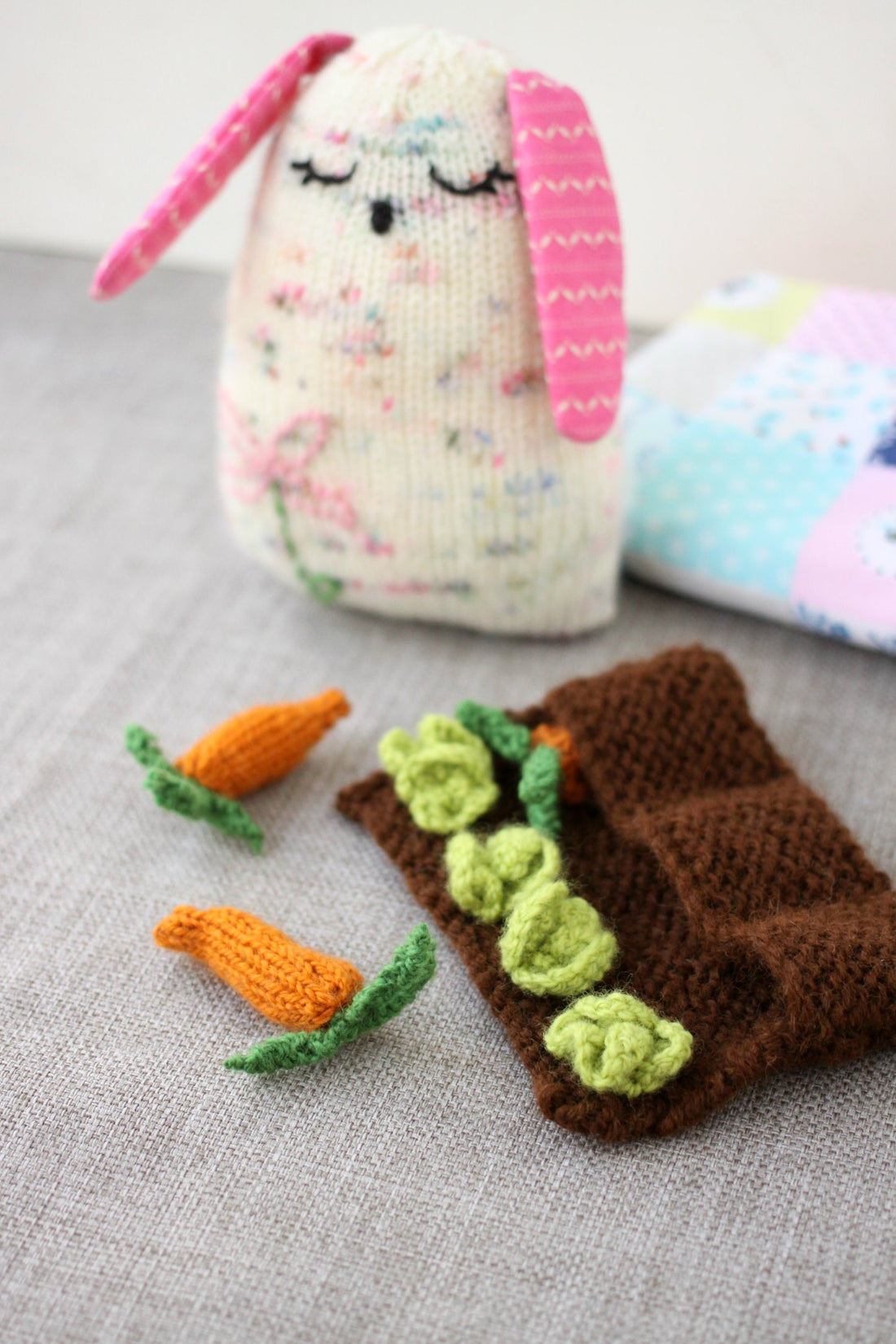 Bunny's Veggie Garden | PDF Knitting Pattern