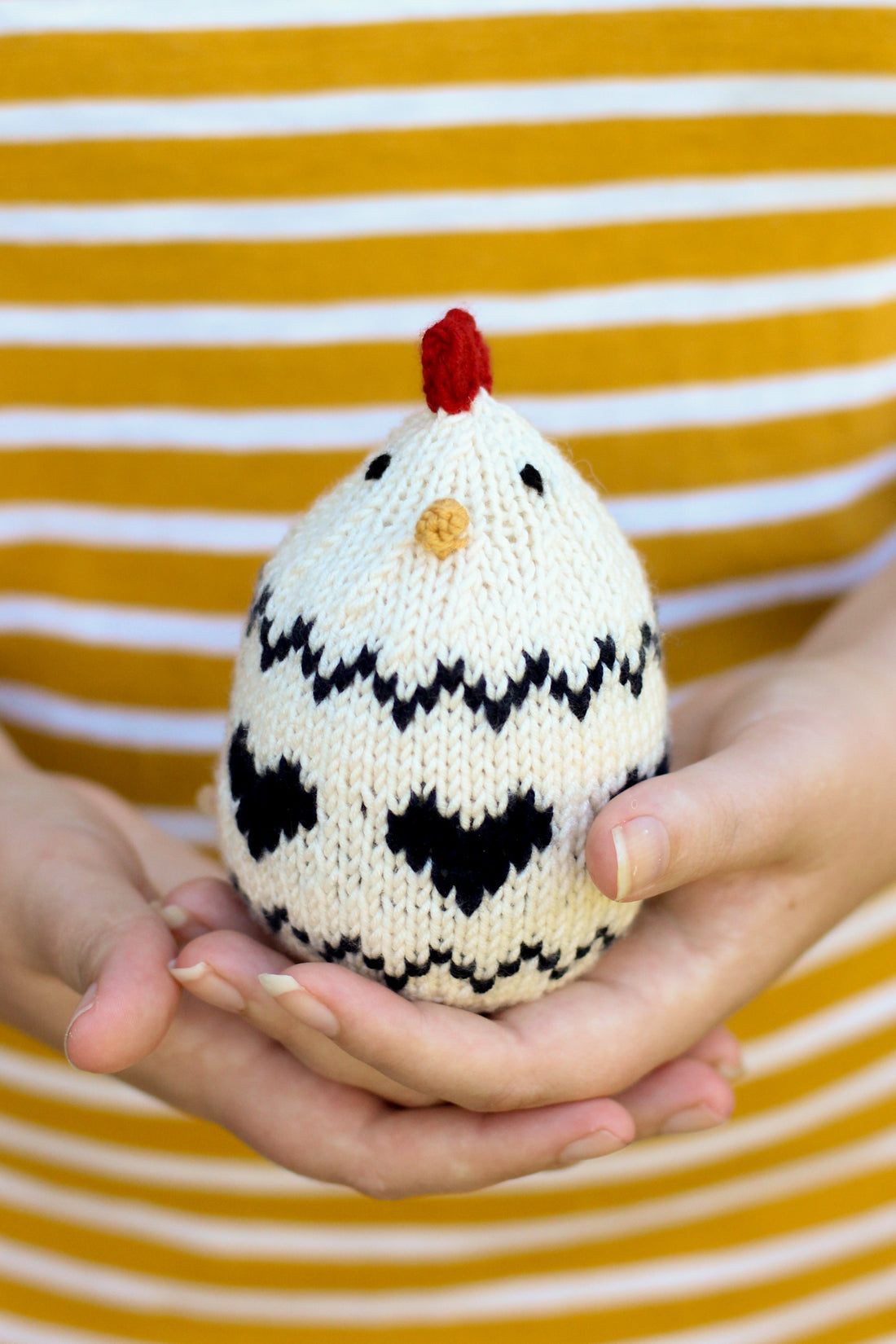 Peckish (the little hen) | PDF Knitting Pattern