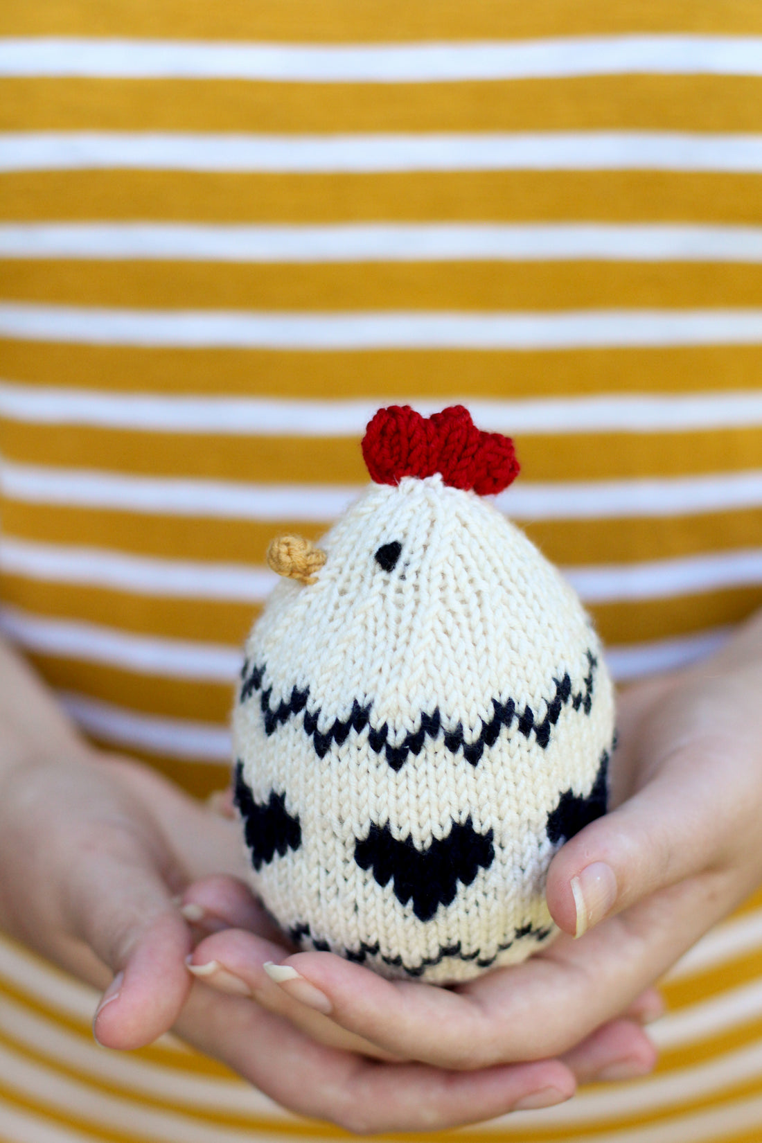 Peckish (the little hen) | PDF Knitting Pattern